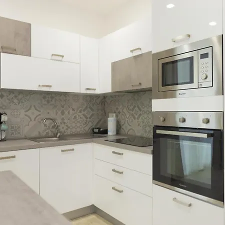 ヴィラ Dei Monti With Exclusive Pool チステルニーノ