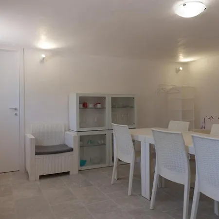 Dei Monti With Exclusive Pool * チステルニーノ