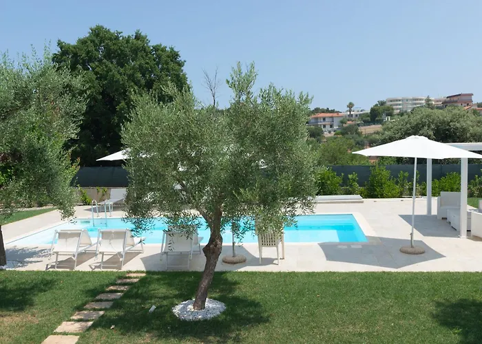 Dei Monti With Exclusive Pool צ'יסטרנינו